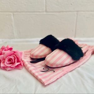 NWT Victoria’s Secret Slippers & Bag Size M (7-8)